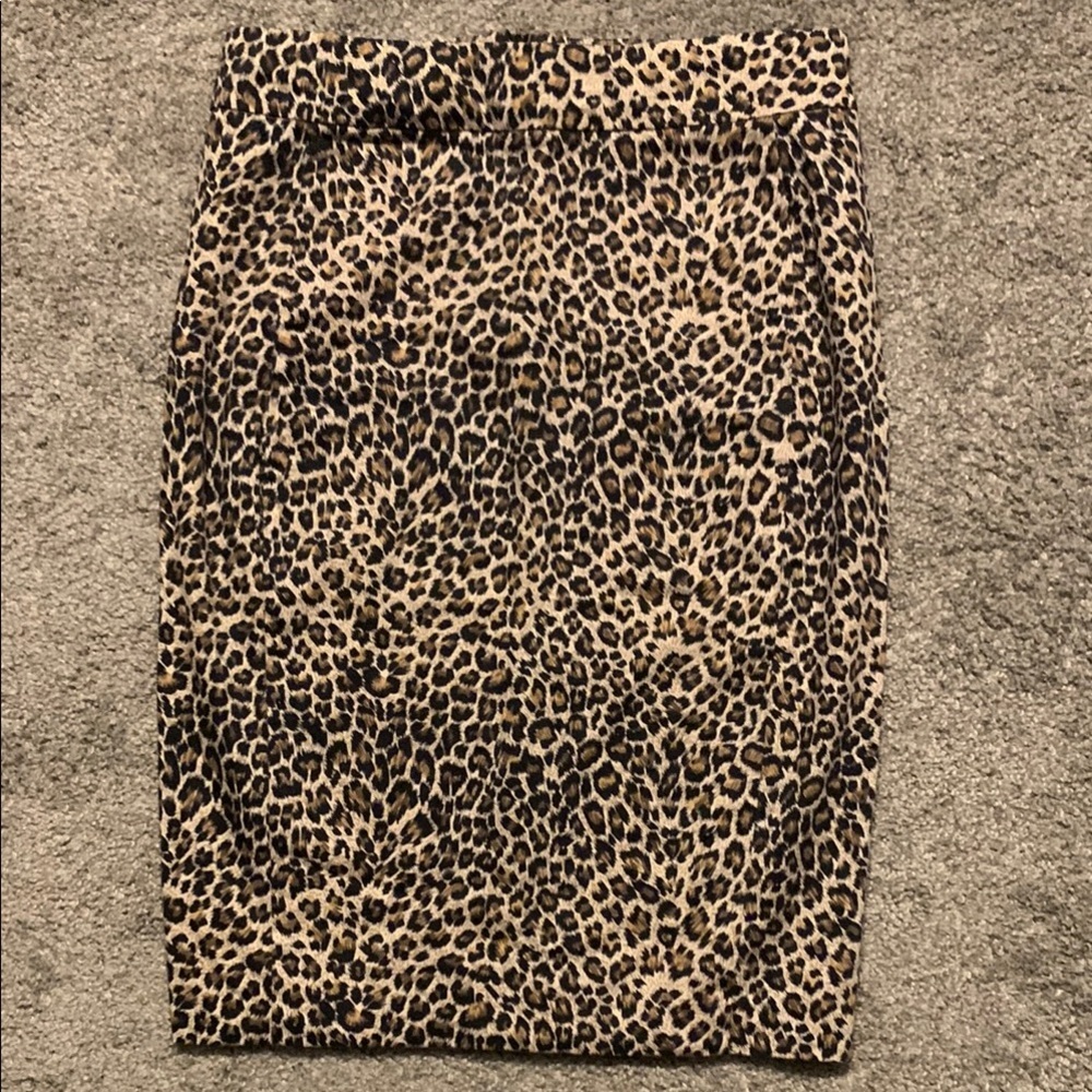 Adrienne Vittadini Collection leopard print pencil skirt size 6